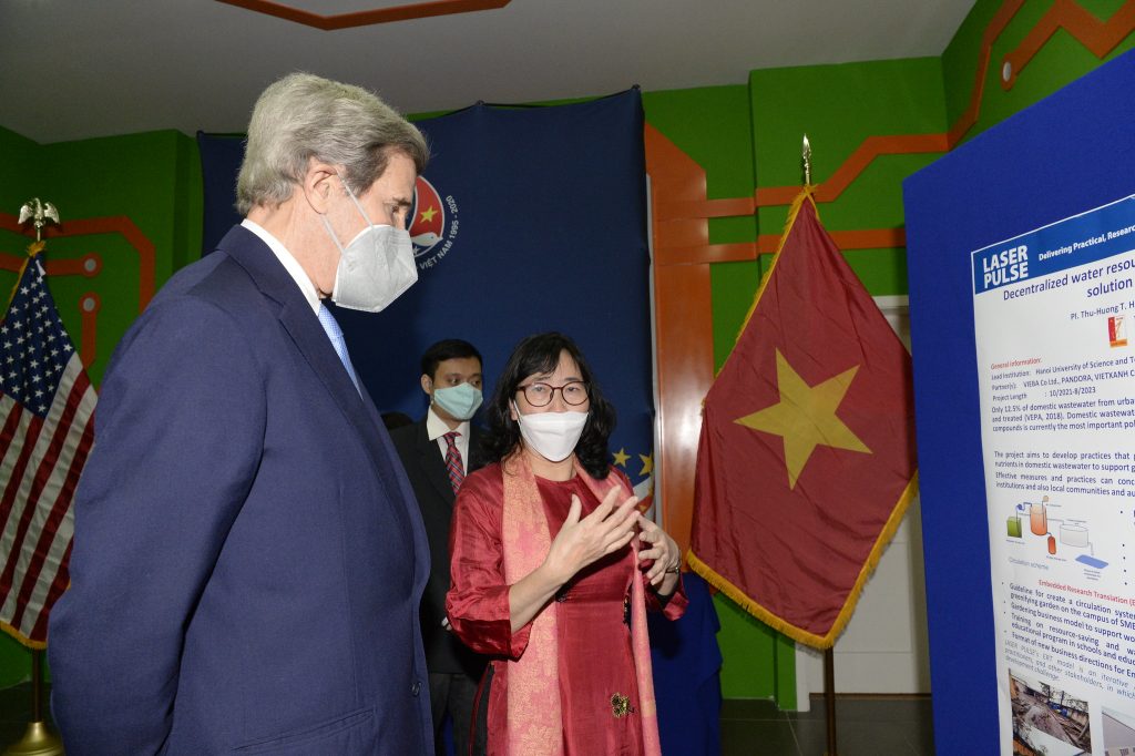 John Kerry HUST